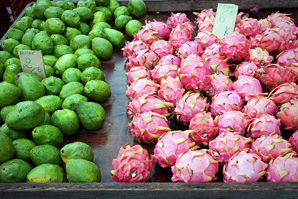 Le marché de St Paul et ses produits frais - Avocat et Pitaya de la Réunion Photos R%C3%A9union 100Drine 081 La Réunion