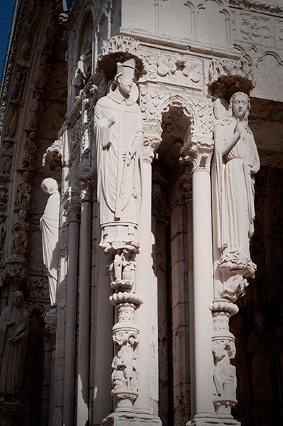Colonnes de la Cathédrale de Chartres Colonnes de la Cathédrale de Chartres