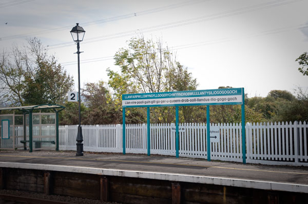gare de Llanfairpwllgwyngyllgogerychwyrndrobwllantysiliogogogoch gare de Llanfairpwllgwyngyllgogerychwyrndrobwllantysiliogogogoch