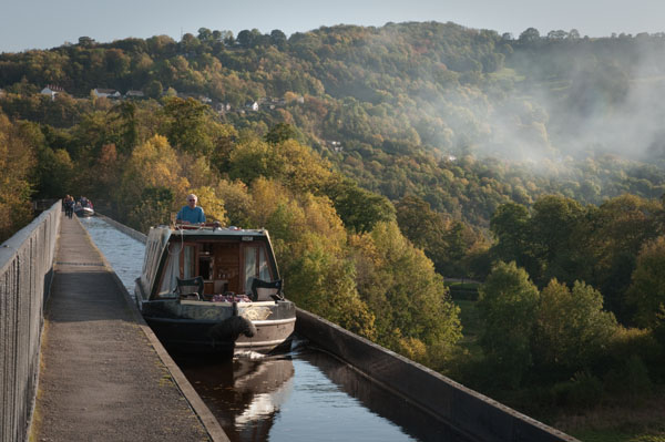 Traversée de l'Aqueduc de Pontcysyllte en péniche Traversée de l'Aqueduc de Pontcysyllte en péniche