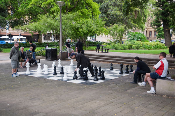 gigantesque jeu d'échec dans la rue à sydney