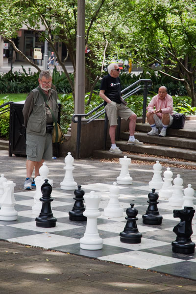gigantesque jeu d'échec dans la rue à sydney
