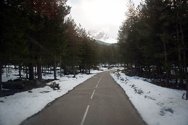 Sur la route de montagne corse Sur la route de montagne corse