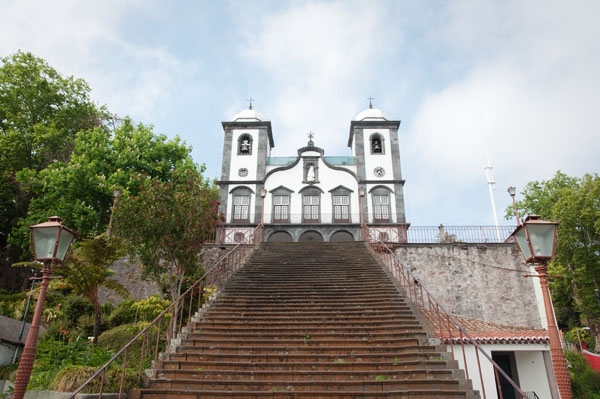 Départ des carreros de l'Eglise de Monte à Funchal Départ des carreros de l'Eglise de Monte à Funchal