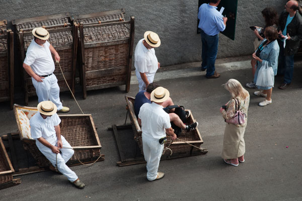 départ des carros de cesto de Funchal départ des carros de cesto de Funchal