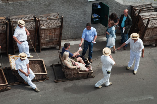 départ des carros de cesto de Funchal départ des carros de cesto de Funchal