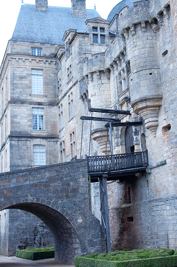 Pont levis du Chateau de Hautefort Pont levis du Chateau de Hautefort