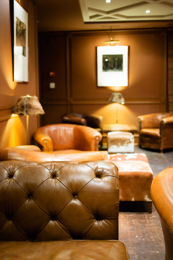 Bar de l'hôtel Les Etangs de Corot Bar de l'hôtel Les Etangs de Corot