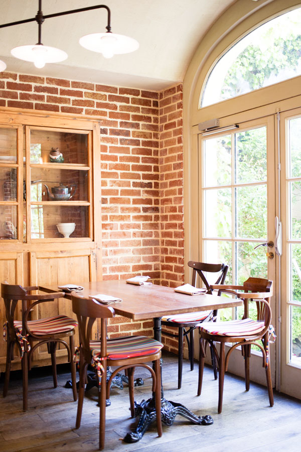Petit-Déjeuner au Café des Artistes Petit-Déjeuner au Café des Artistes