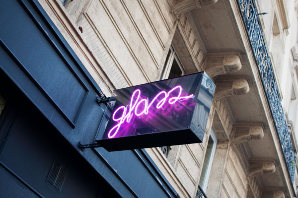 Boire un coktail chez Glass à Pigallea