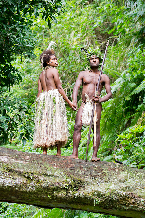 wawa-and-dain-on-log