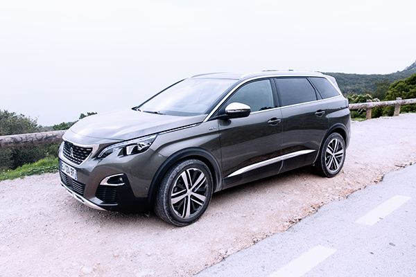 SUV Peugeot 5008