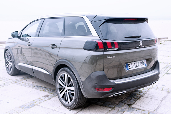 SUV Peugeot 5008