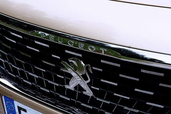 SUV Peugeot 5008
