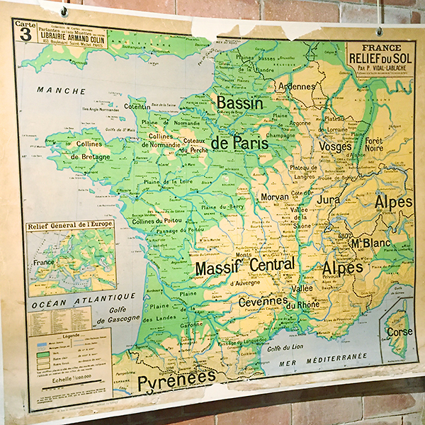 Musée des commerces d'autrefois à Rochefort - Ecole