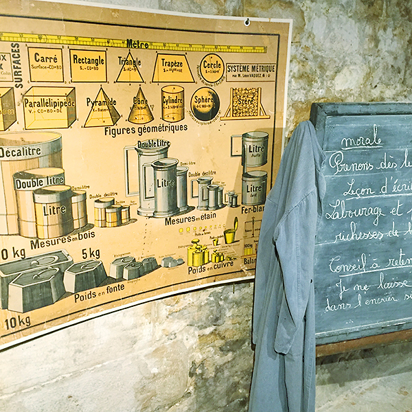 Musée des commerces d'autrefois à Rochefort - Ecole