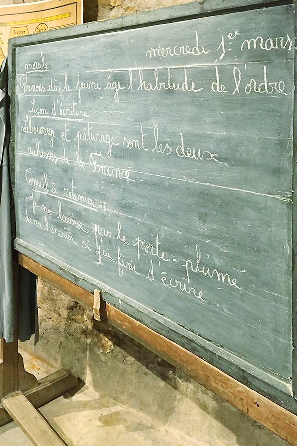 Musée des commerces d'autrefois à Rochefort - Ecole