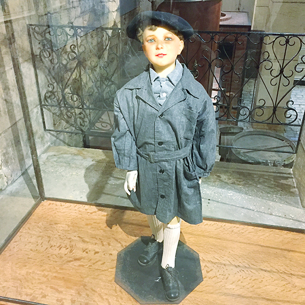 Musée des commerces d'autrefois à Rochefort - Ecole