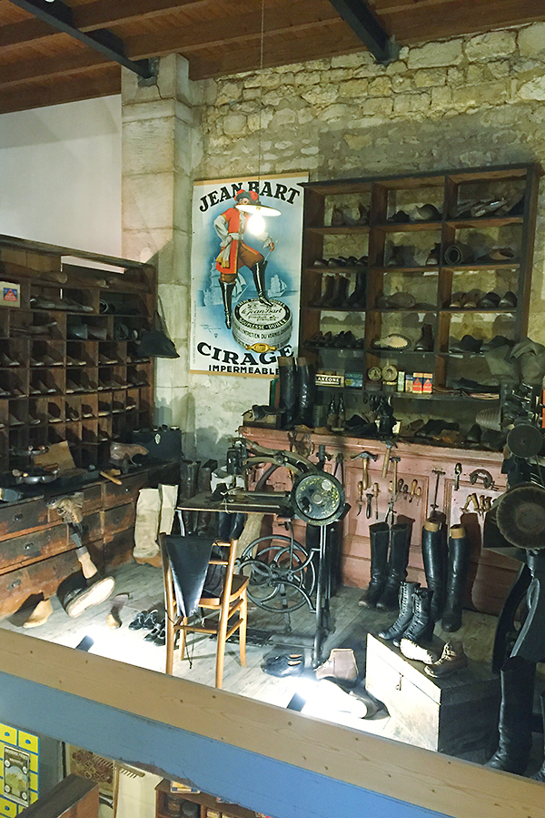 Musée des commerces d'autrefois à Rochefort - Cordonnier