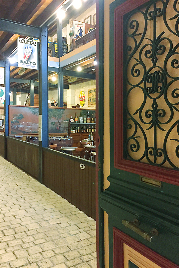 Musée des commerces d'autrefois à Rochefort - Le bar