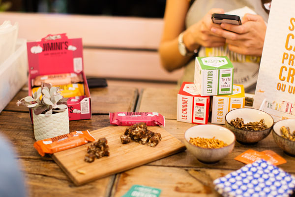 Dégustation de criquets avec Jimini's