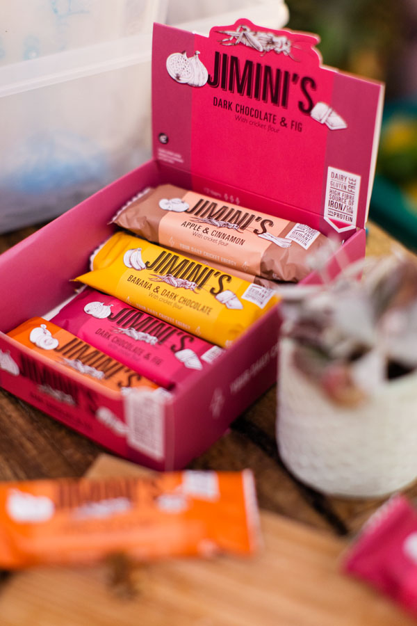 Dégustation de criquets avec Jimini's