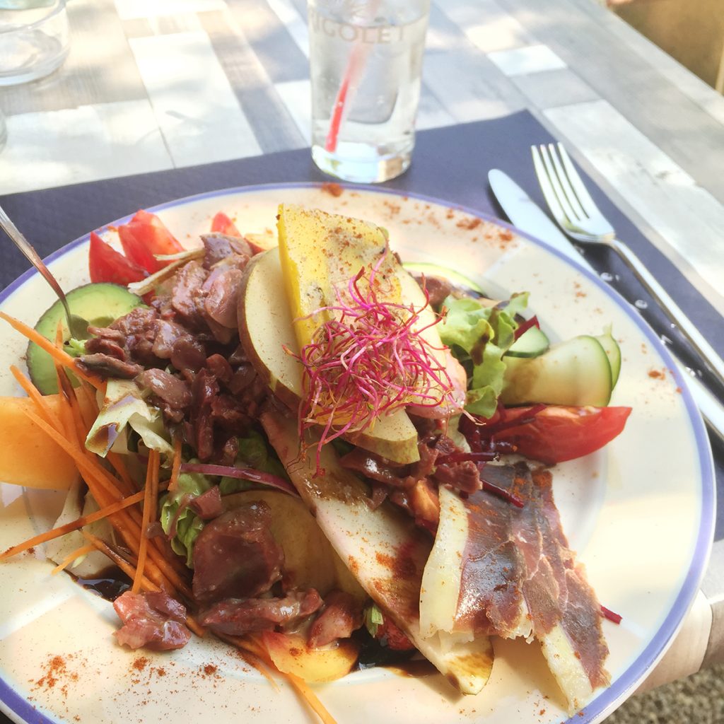 La Perla Café à Saint-Jean de Cole, Dordogne