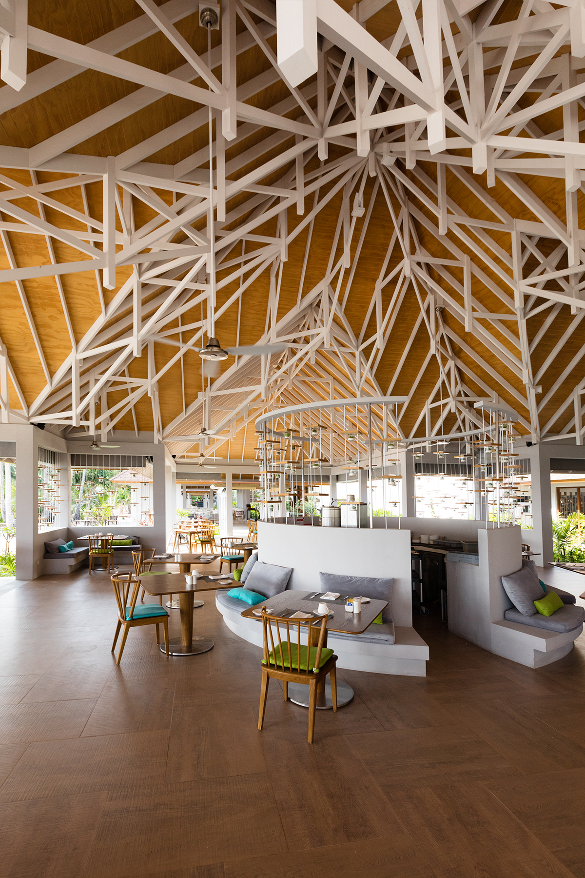 Dhigali Maldives restaurant Capers