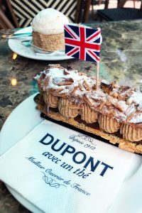 Dupont avec un thé Trouville