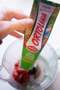 sauce piquante aux anchois