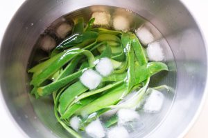 Epluchures de courgettes