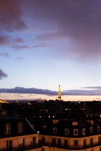 Vue panoramique de nuit sur Paris