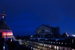 Vue panoramique de nuit sur Paris