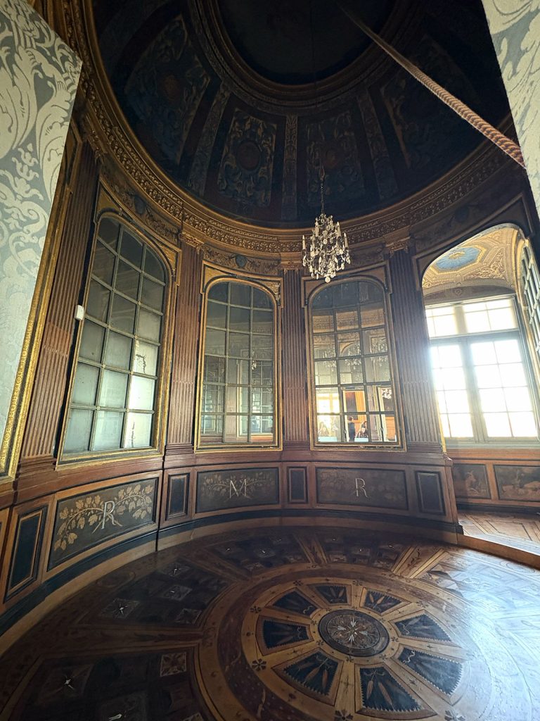 Château de Maisons - Le cabinet aux miroirs